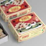 "Paketan Bakpia Patas Klasik dari Jogja, ideal untuk camilan nikmat dengan cita rasa khas dan kemasan menarik."